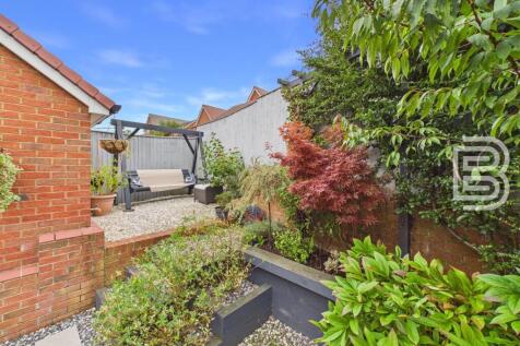 Rear Garden (3).jpg