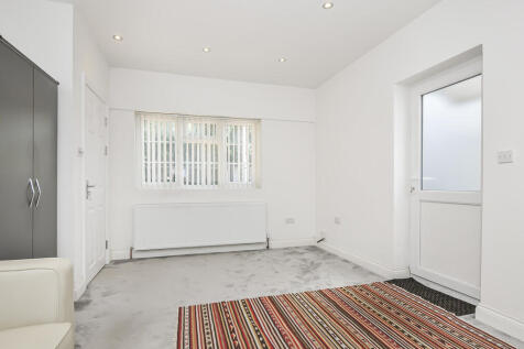 Uxbridge Road, Uxbridge photo 3