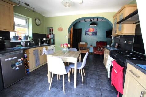 Open-Plan Kitchen/Dining/Sitting Room