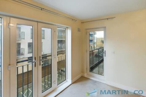 CAM02145G0-PR0039...