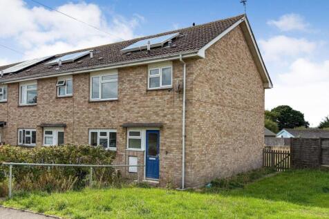 9 Solent Gardens, Freshwater, Isle of Wight, PO40 9PN