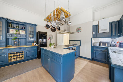 Apt 2 The Grange ...