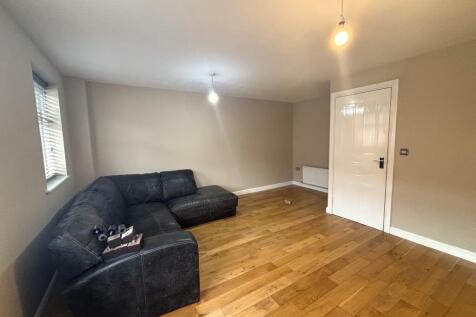 8 Foyers Way, Chesterfield, Derbyshire S41 0FN photo 4