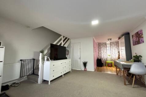 Statham Place, Oldbrook, MK6 photo 4
