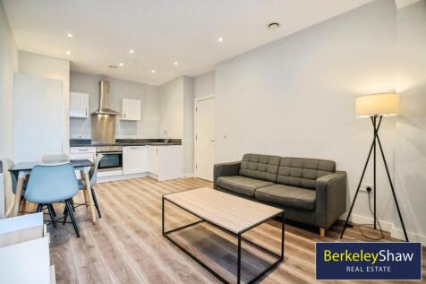 Kitchen / Lounge Area
