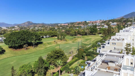Frontline golf location