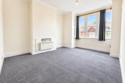 Wenham Drive, Westcliff On Sea photo 4