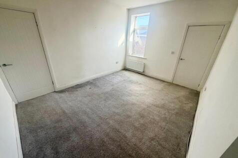 Woodlands Terrace, Gateshead, NE10 9HT photo 3