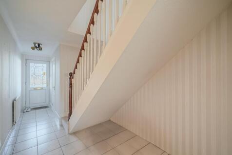 64 Cambria Close-17.jpg