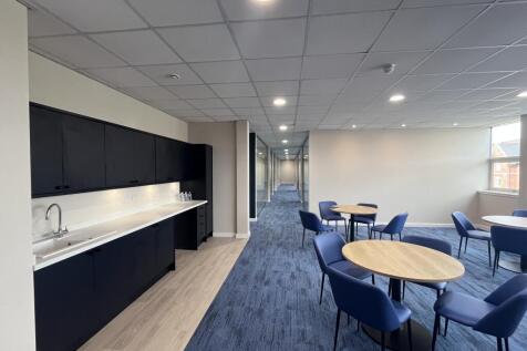 Serviced Office to rent Image 11