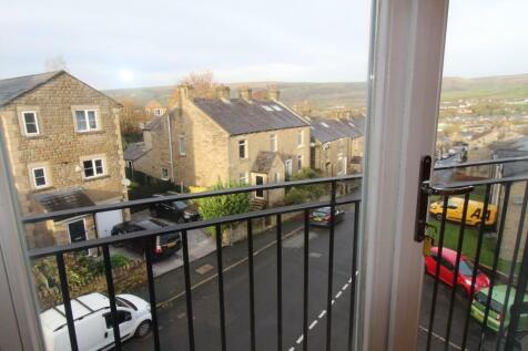 Ewart Court, Glossop, Derbyshire, SK13 photo 4