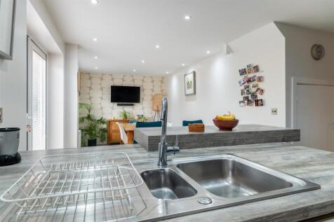 11 St George's Place-006.jpg