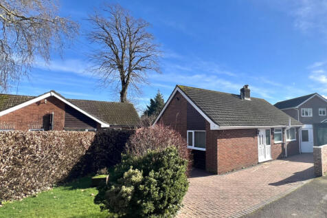 MODERNISED, SPACIOUS BUNGALOW, 7 Gwentlands Close