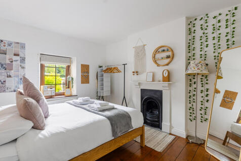 A13 - 3 Somerset Place, Totnes - 250728