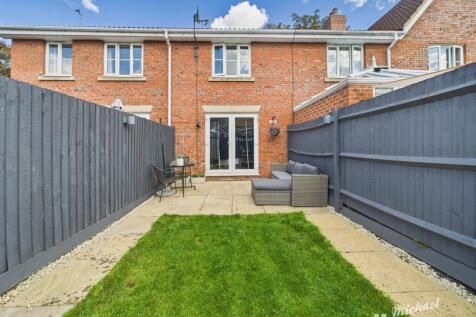 CAM02773G0-PR0353-STILL019