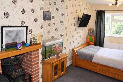 06-Bedroom.jpg