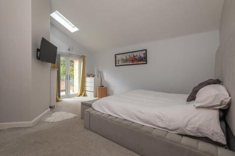 23 - 10 Bradfield...