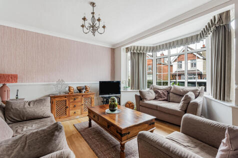 Lounge 1