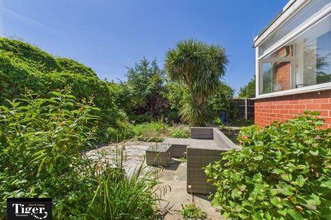 CAM02176G0-PR0586...