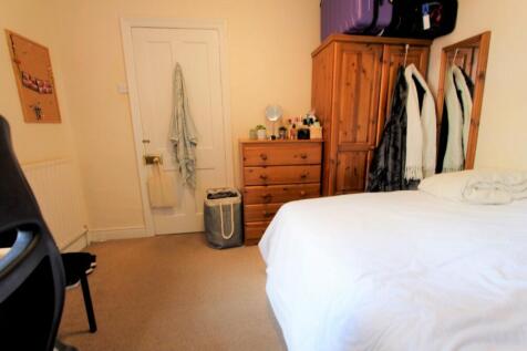 St. Edwards Road, Reading, Berkshire, RG6 photo 2