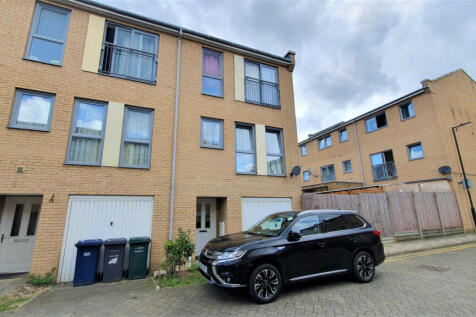 4 bedroom Town House