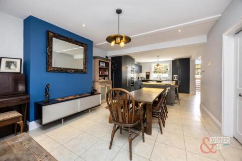 Albany VIllas, 8-020.jpg