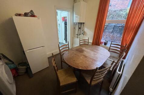 Hanover Square, Woodhouse, Leeds, West Yorkshire, LS3 photo 2