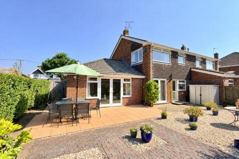 4 Bedroom Semi-Detached House