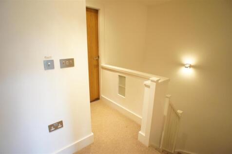 Barton Court, Central Way, Warrington photo 4
