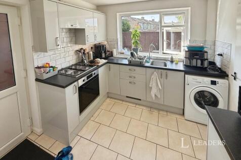 Holbeach Road, Spalding, Lincolnshire, PE11 photo 3