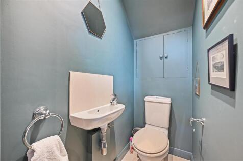 FB - 5 Faroe Road - WC3 (1).JPG