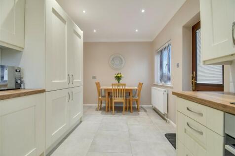 Kitchen breakfast room