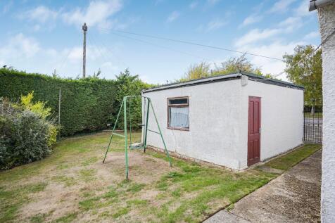 DETACHED DOUBLE GARAGE
