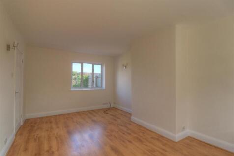 Martin Avenue, Hampton photo 5