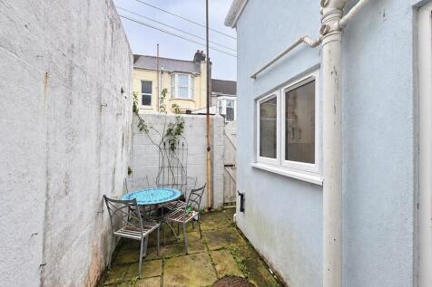courtyard garden