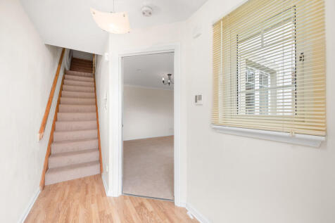 16 Leyland Road 0...