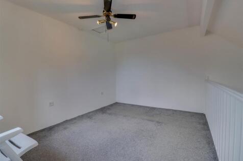 262 BEAUCHAMPS DRIVE-8.jpg