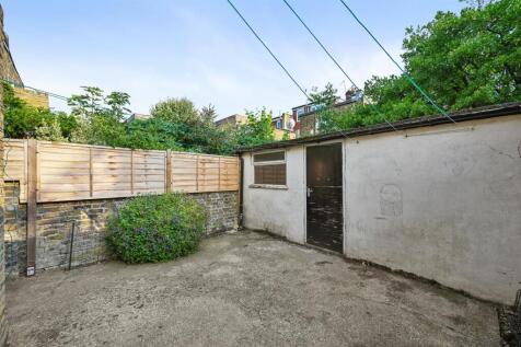 WT - 17 Buller Road - Garden1 (1).jpg