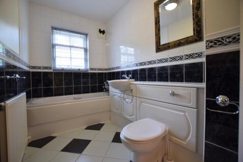 52 Markham court bat