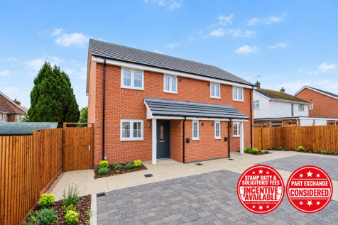 Modern Brick Home with Incentive Badges.png