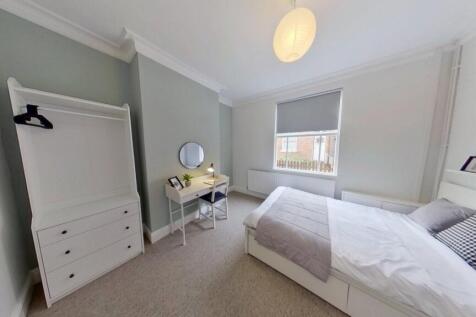 10-Ridding-Terrace-Bedroom-1