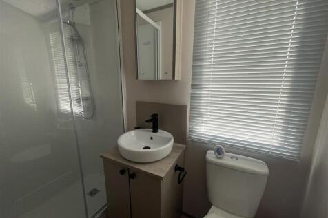 3 Bedroom Static Home For Sale By Guildcrest Estat