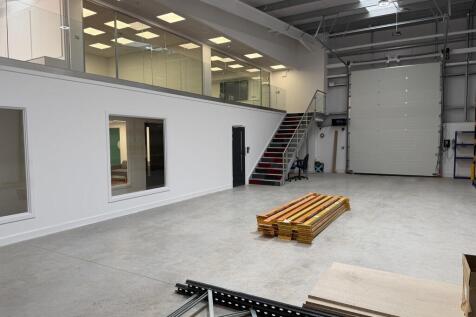 Trade Counter to rent Image 4