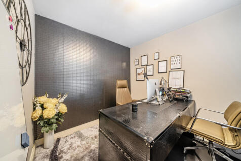 1290112-1-684b27a...