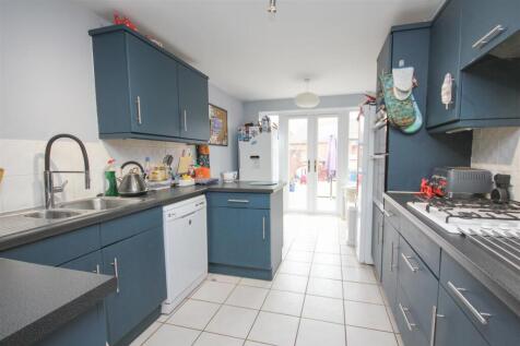 kitchen 1.JPG