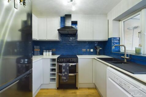 CAM02127G0-PR0094-STILL024