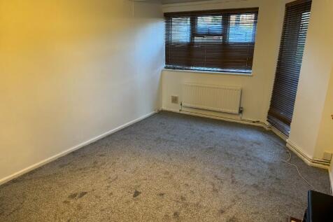 Beechwood Drive, Woodford Green, Essex, IG8 photo 5