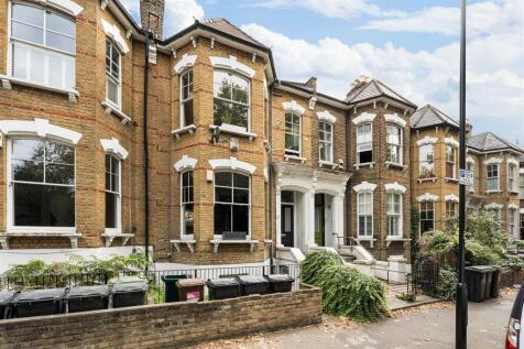 London, E5 - property photo