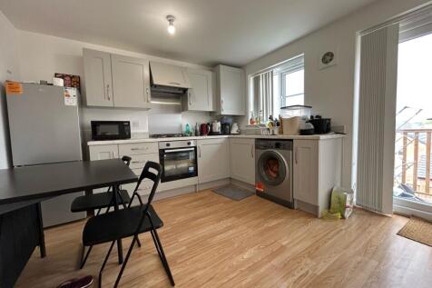 Elliott Grove, Rotherham, S65 3SZ photo 3