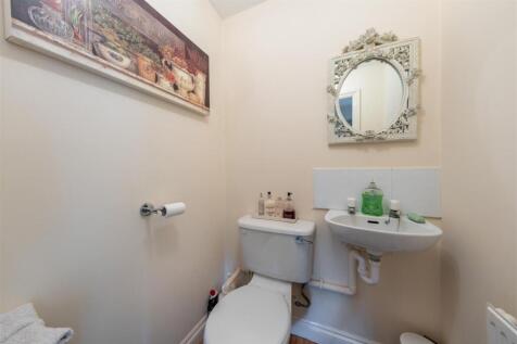 8 Gowy Court-011.jpg